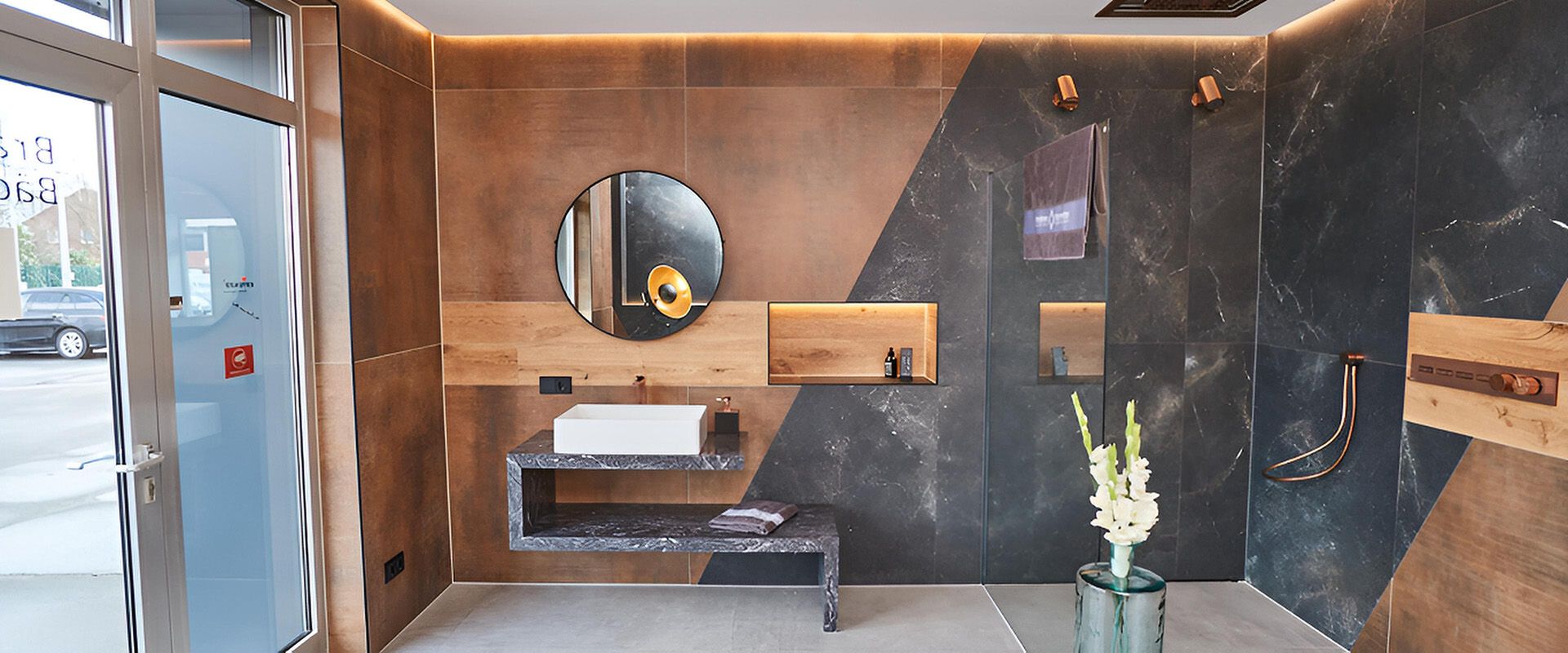 Ein modernes Badezimmer