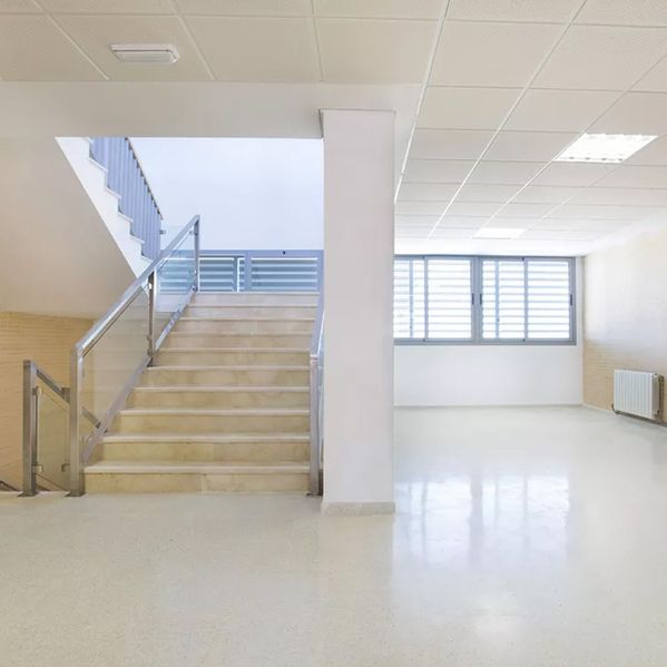 Linoleumboden in einem Treppenhaus